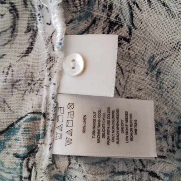Tahari NWOT linen shirt, size 2X, white with black and aqua print design. - Picture 7 of 7